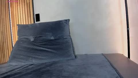 Sofia independent model online show from 01/17/26, 11:48