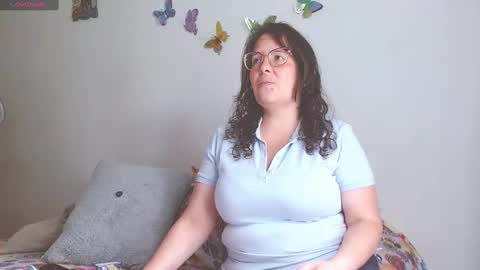 Snapshot of honeyhotpaty chatting on 01/05/25, 06:45 sofia online show from 01/05/25, 06:45