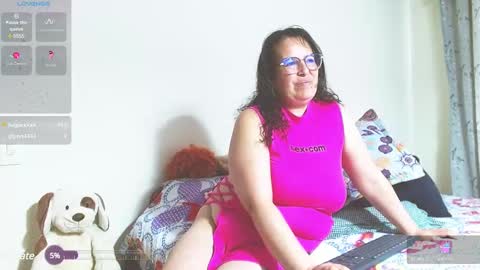 Snapshot of honeyhotpaty chatting on 03/03/25, 09:37 sofia online show from 03/03/25, 09:37