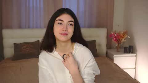 Snapshot of honeykadakia chatting on 11/26/25, 06:47 Jane online show from 11/26/25, 06:47