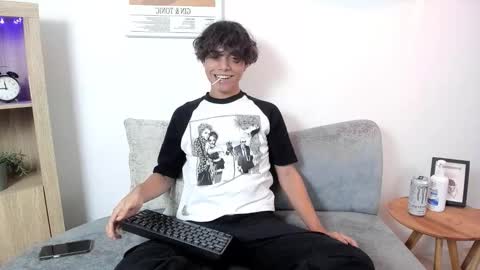 honeymoon_sariel online show from 10/10/25, 08:08