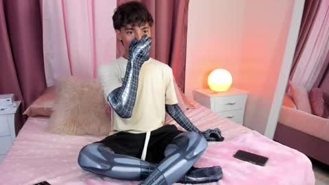 honeymoon_sariel online show from 10/31/25, 07:59