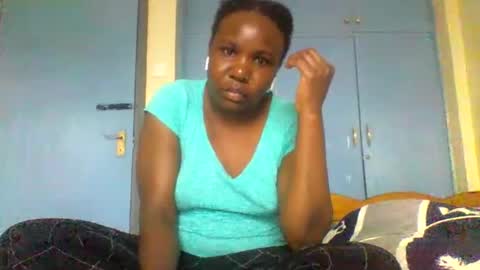 Honeymuny online show from 10/29/25, 10:17