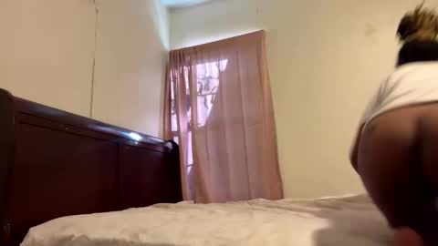 honeypott01 online show from 11/17/25, 05:30