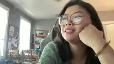 Snapshot of honeysunshineneko chatting on 04/17/26, 06:33 HoneySunshineNeko online show from 04/17/26, 06:33