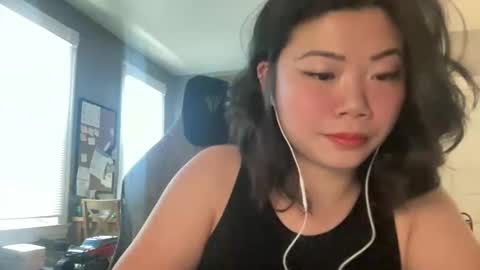 Snapshot of honeysunshineneko chatting on 04/24/26, 03:58 HoneySunshineNeko online show from 04/24/26, 03:58