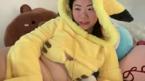 Snapshot of honeysunshineneko chatting on 04/29/26, 02:32 HoneySunshineNeko online show from 04/29/26, 02:32
