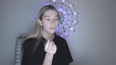 honeyveil online show from 11/06/25, 02:07