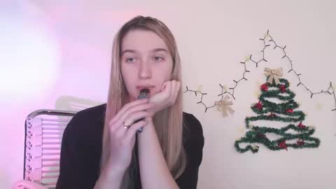 honeyveil online show from 02/03/26, 12:21