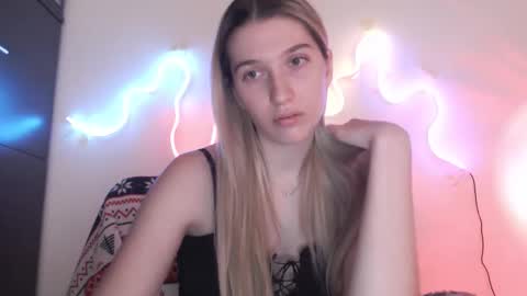 honeyveil online show from 03/25/26, 02:34