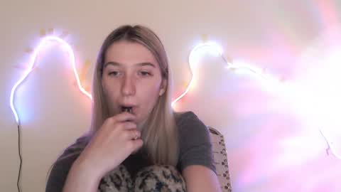honeyveil online show from 05/30/26, 12:35
