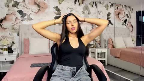 Honey online show from 04/24/26, 07:27