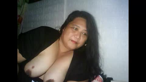 Snapshot of honeyvonz chatting on 03/26/26, 06:24 Merry online show from 03/26/26, 06:24