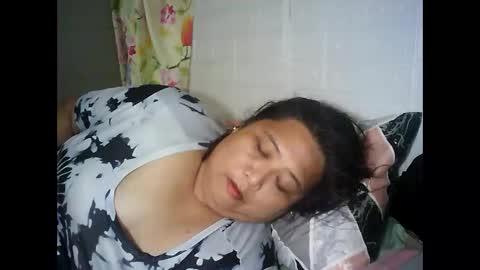 Snapshot of honeyvonz chatting on 04/04/26, 10:07 Merry online show from 04/04/26, 10:07