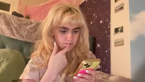 Emi Rose online show from 12/15/24, 07:13