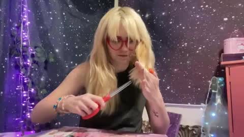 Emi Rose online show from 01/08/25, 04:44