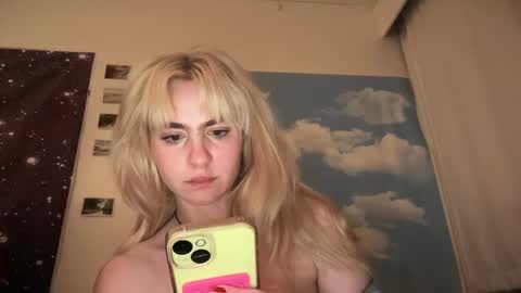 Emi Rose online show from 02/13/25, 08:06