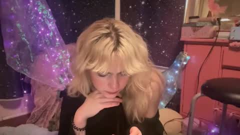 Emi Rose online show from 03/11/25, 06:10