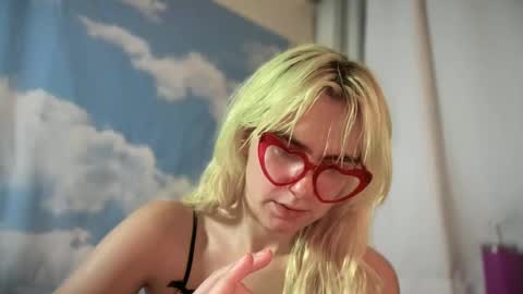 Emi Rose online show from 09/16/25, 07:31