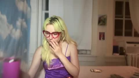 Emi Rose online show from 09/18/25, 06:15