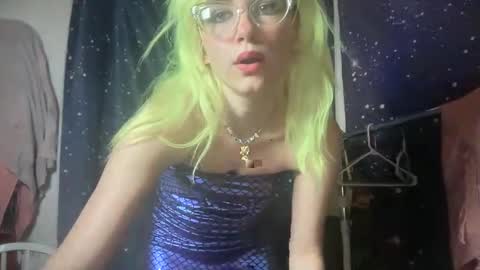 Emi Rose online show from 10/30/25, 06:15