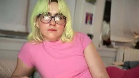 Emi Rose online show from 11/22/25, 10:42