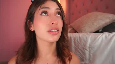 Honey Moon  Help me to reach 100 thumbs up online show from 02/14/26, 07:43