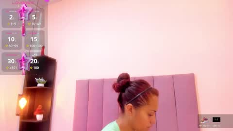 holly online show from 11/18/25, 08:24