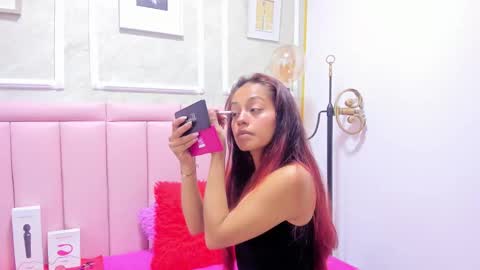 holly online show from 12/13/25, 08:47