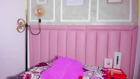 Snapshot of hoollyhendrix chatting on 01/17/26, 09:07 holly online show from 01/17/26, 09:07