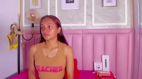 Snapshot of hoollyhendrix chatting on 02/09/26, 08:24 holly online show from 02/09/26, 08:24