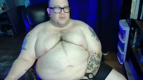 Snapshot of hoosierdaddyxl chatting on 07/14/26, 06:24 Sir online show from 07/14/26, 06:24