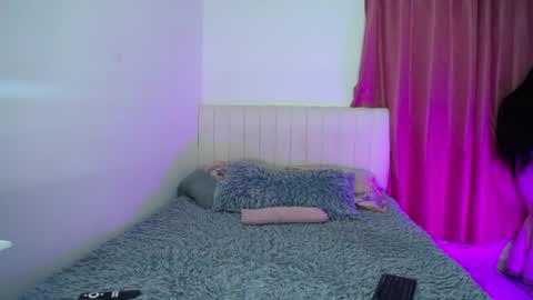 Snapshot of hoot_alicee chatting on 06/12/26, 09:35 ONLYFANS online show from 06/12/26, 09:35