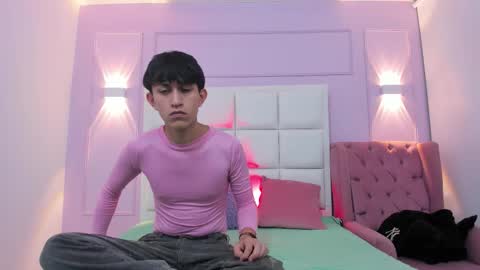 hoot_booys_ online show from 10/28/25, 08:33