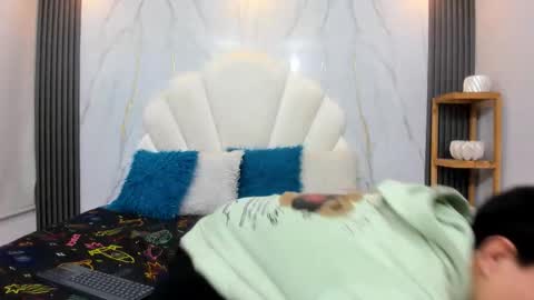 hoot_booys_ online show from 01/10/26, 08:54