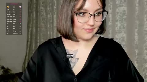 Snapshot of hoot_owl_cb chatting on 02/18/25, 10:38 Karina online show from 02/18/25, 10:38