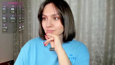 Snapshot of hoot_owl_cb chatting on 03/11/25, 04:43 Karina online show from 03/11/25, 04:43