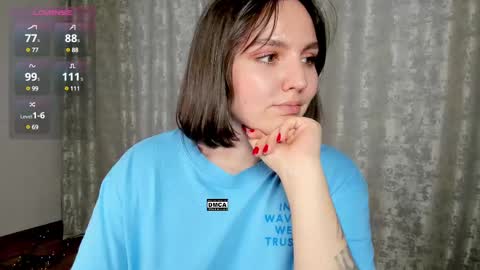 Snapshot of hoot_owl_cb chatting on 03/11/25, 07:48 Karina online show from 03/11/25, 07:48
