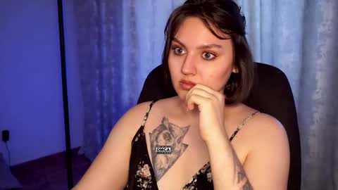 Snapshot of hoot_owl_cb chatting on 09/10/25, 02:44 Karina online show from 09/10/25, 02:44