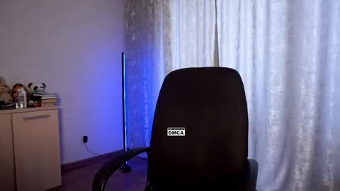 Snapshot of hoot_owl_cb chatting on 10/01/25, 03:01 Karina online show from 10/01/25, 03:01