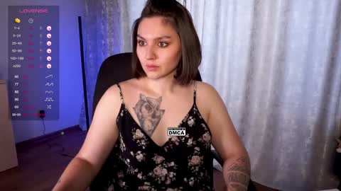 Snapshot of hoot_owl_cb chatting on 10/09/25, 12:41 Karina online show from 10/09/25, 12:41