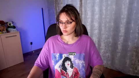 Snapshot of hoot_owl_cb chatting on 10/22/25, 03:07 Karina online show from 10/22/25, 03:07