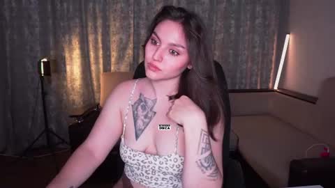 Snapshot of hoot_owl_cb chatting on 07/01/26, 04:29 Karina online show from 07/01/26, 04:29