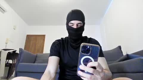 Snapshot of hornboy43 chatting on 05/03/26, 04:02 Oliver Saints online show from 05/03/26, 04:02
