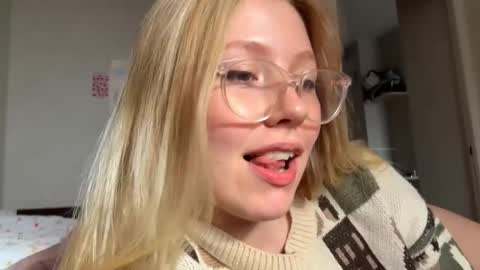 Audrey online show from 09/14/25, 02:33