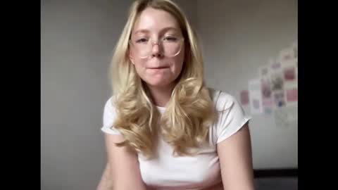 Audrey online show from 09/29/25, 02:49