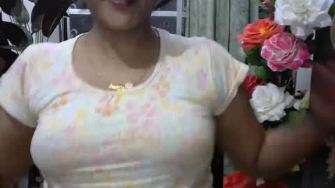 Snapshot of horneydesibaby chatting on 02/19/25, 04:33 horneydesibaby online show from 02/19/25, 04:33