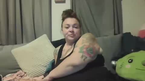 Snapshot of horneygirl88ddd chatting on 10/17/25, 04:48 horneygirl88ddd online show from 10/17/25, 04:48