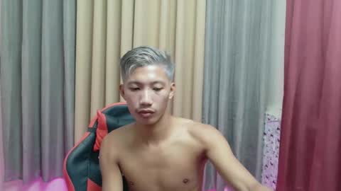 Snapshot of horny_asianmoreno chatting on 12/03/25, 01:31 ROGER online show from 12/03/25, 01:31