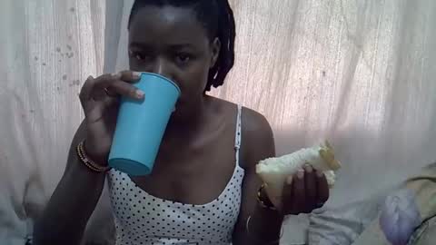 Snapshot of horny_baddie18 chatting on 02/08/26, 11:13 Leila online show from 02/08/26, 11:13